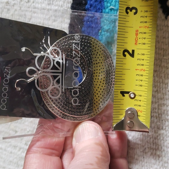 Paparazzi "Dotted Delicacy" Silver-tone Hoop style earrings NWT - Picture 4 of 6